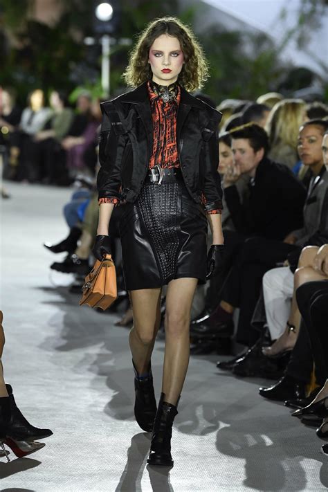 Louis Vuitton Resort 2020: Nicolas Ghesquière Shows .